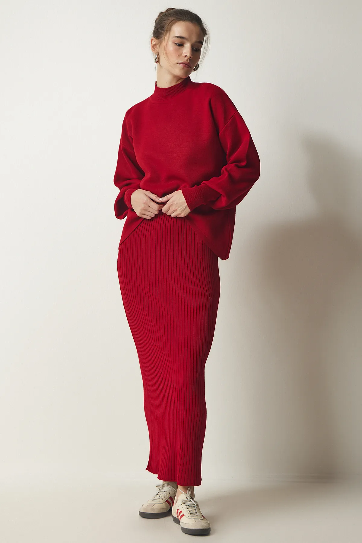 Happiness İstanbul  Rotes Sweatshirtkleid aus gerippter Strickware für Damen KG00006