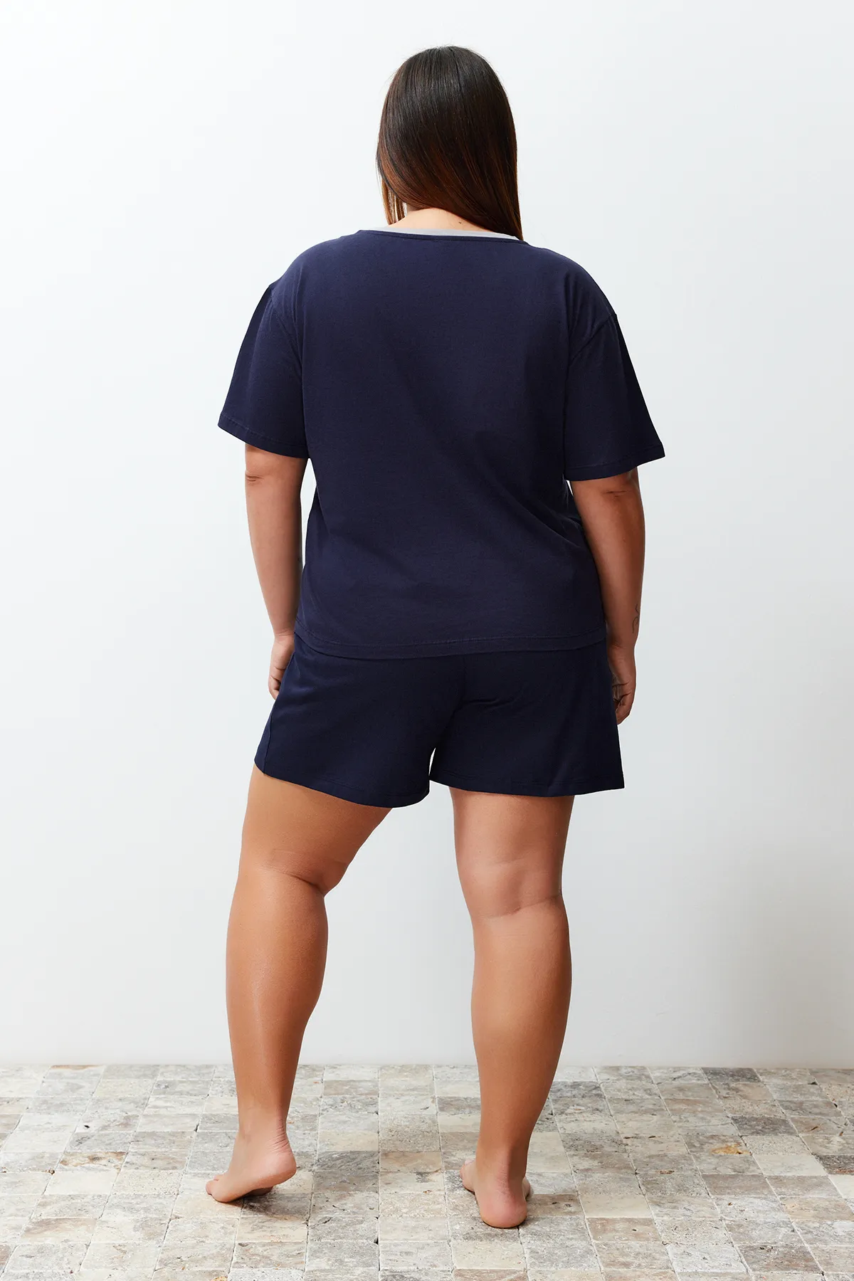 Trendyol Curve  Marineblaues, detailliertes gestricktes Paar-Pyjama-Set mit Stickerei TBBSS24AI00042