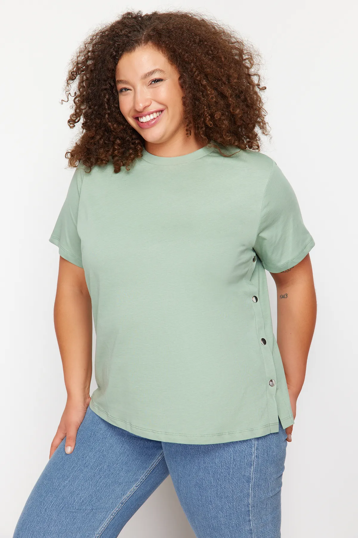 Trendyol Curve  Große Größen in T-Shirt - Grün - Boyfriend