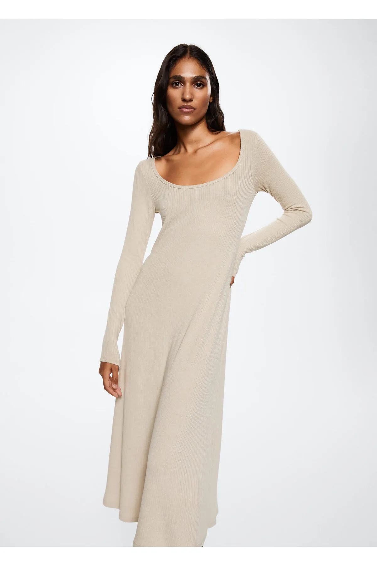MANGO  Nacktes Damenkleid 37025815