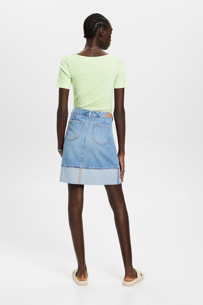 Jeansmini mit mittlerer Bundhöhe