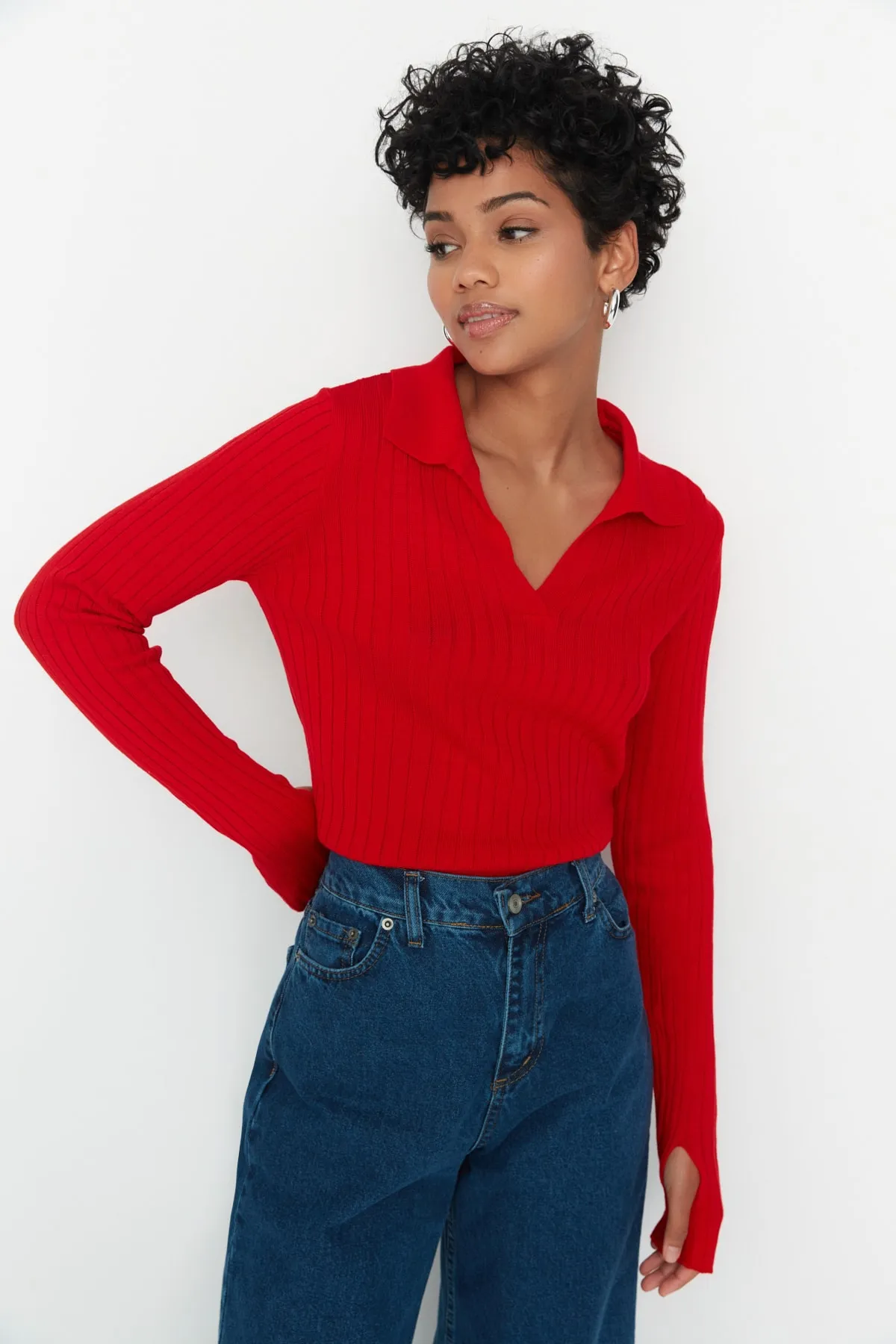 Trendyol Collection  Roter Strickpullover mit Rollkragen TWOAW21KZ1113