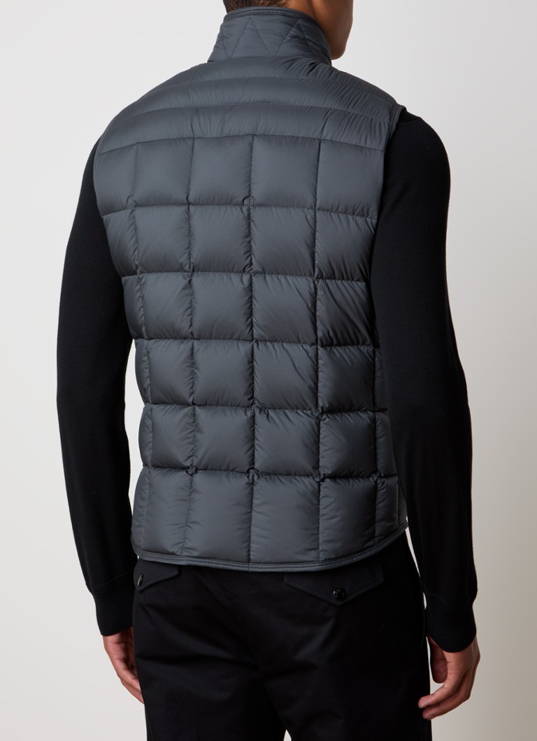 Vestă matlasată Moncler Estagneus cu buzunare cu fermoar