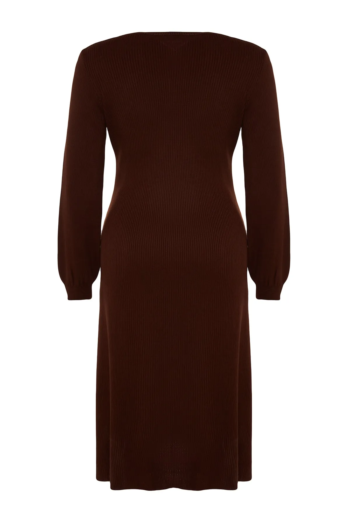 Trendyol Curve  Braunes Strickkleid mit Knöpfen und detailliertem Schlitz TBBAW24AH00009