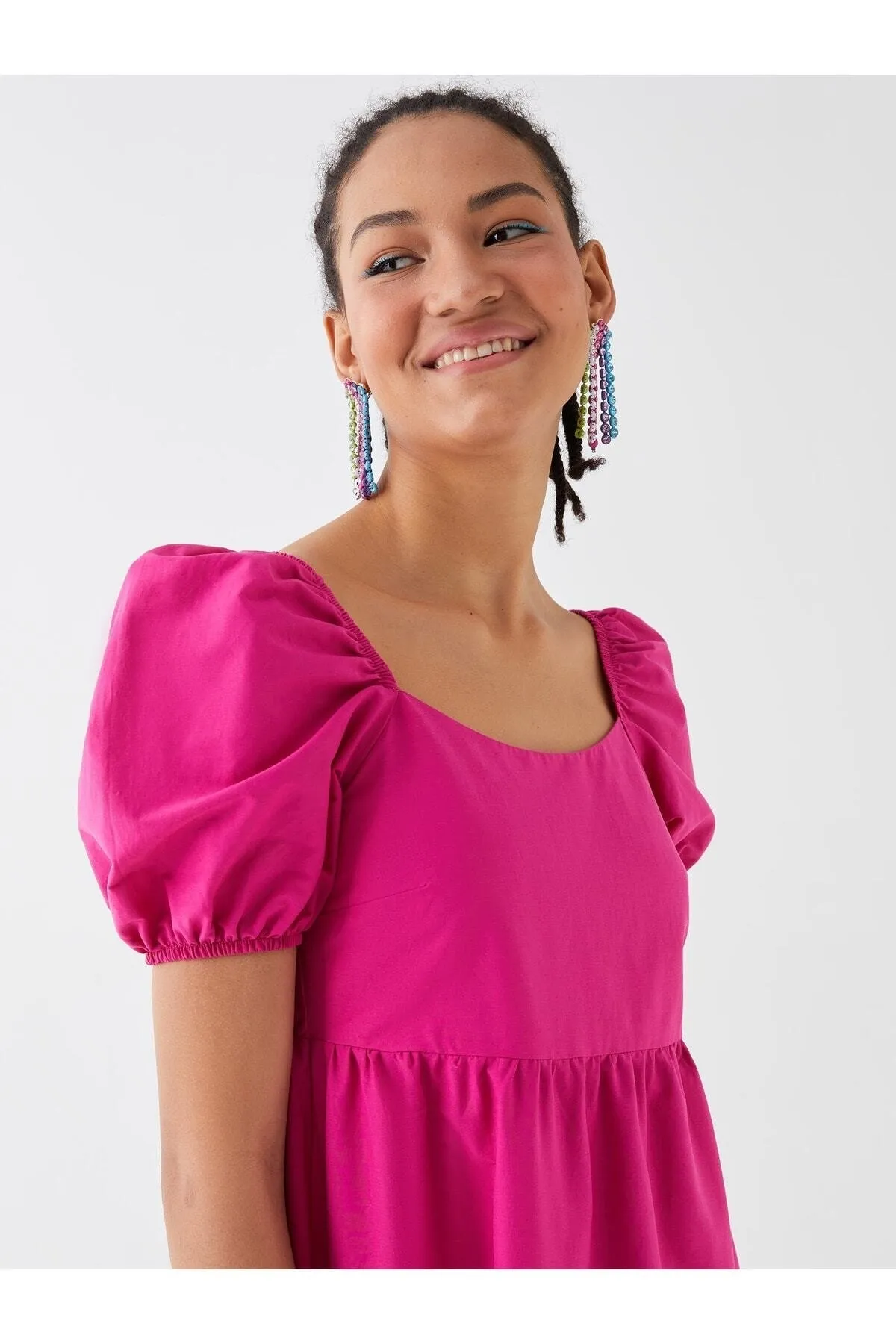 LC Waikiki  Damenkleid mit geradem U-Ausschnitt und Ballonärmeln