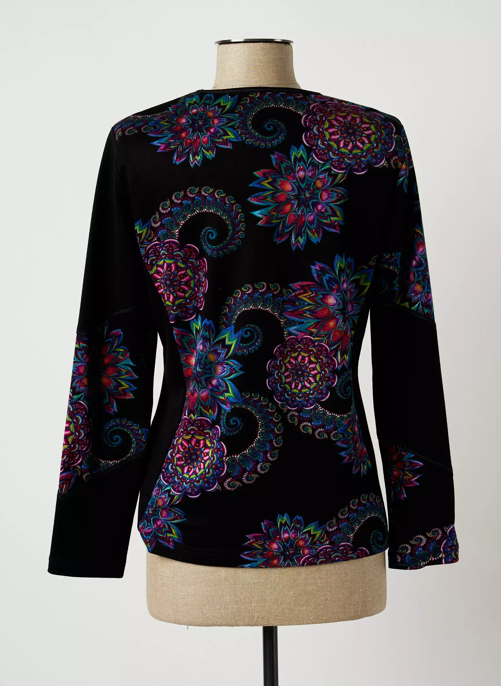 Guy Dubouis Tshirts Femme couleur noir