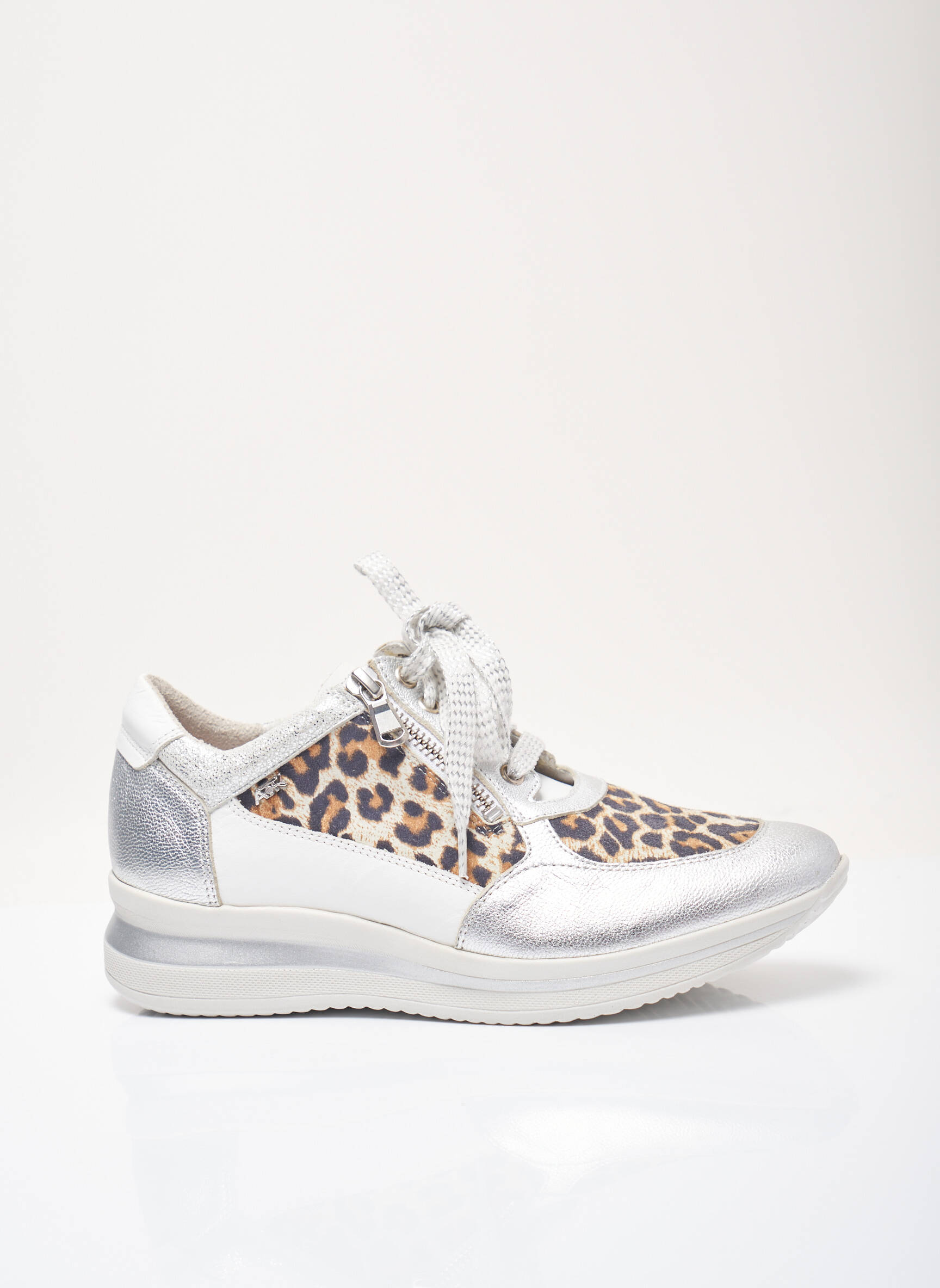 Atk Baskets Femme couleur gris