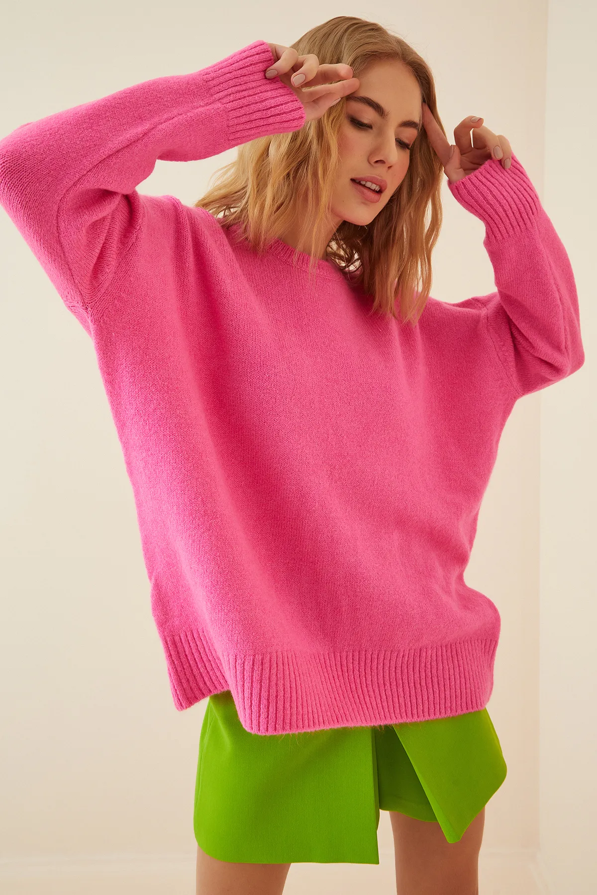 Happiness İstanbul  Rosa Oversize-Strickpullover für Damen PN00054