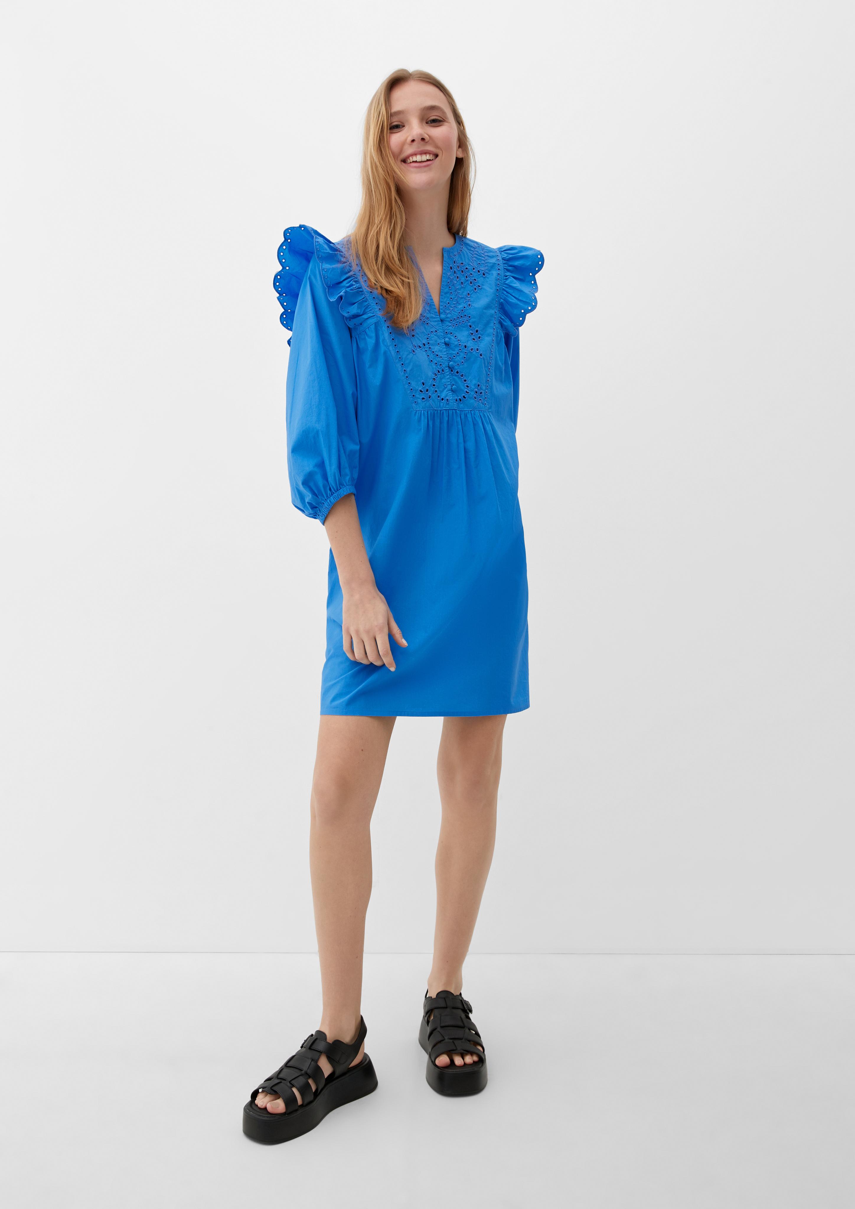 Kleid mit Lochstickerei  2125103-5547