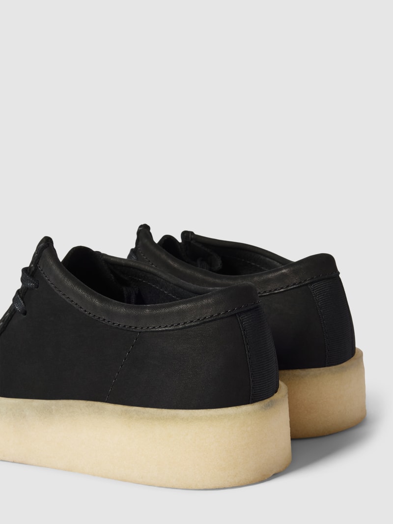 Schnürschuhe aus Leder Modell 'WALLABEE' in schwarz