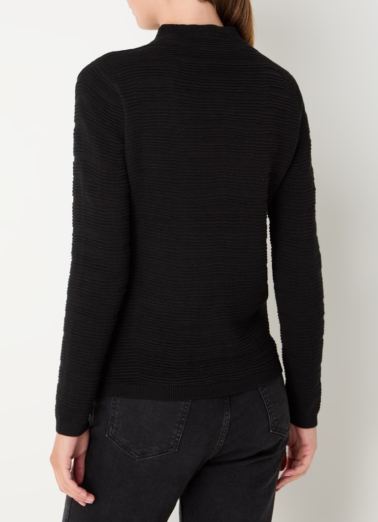 Sweter z cienkiej dzianiny o fakturze Taifun