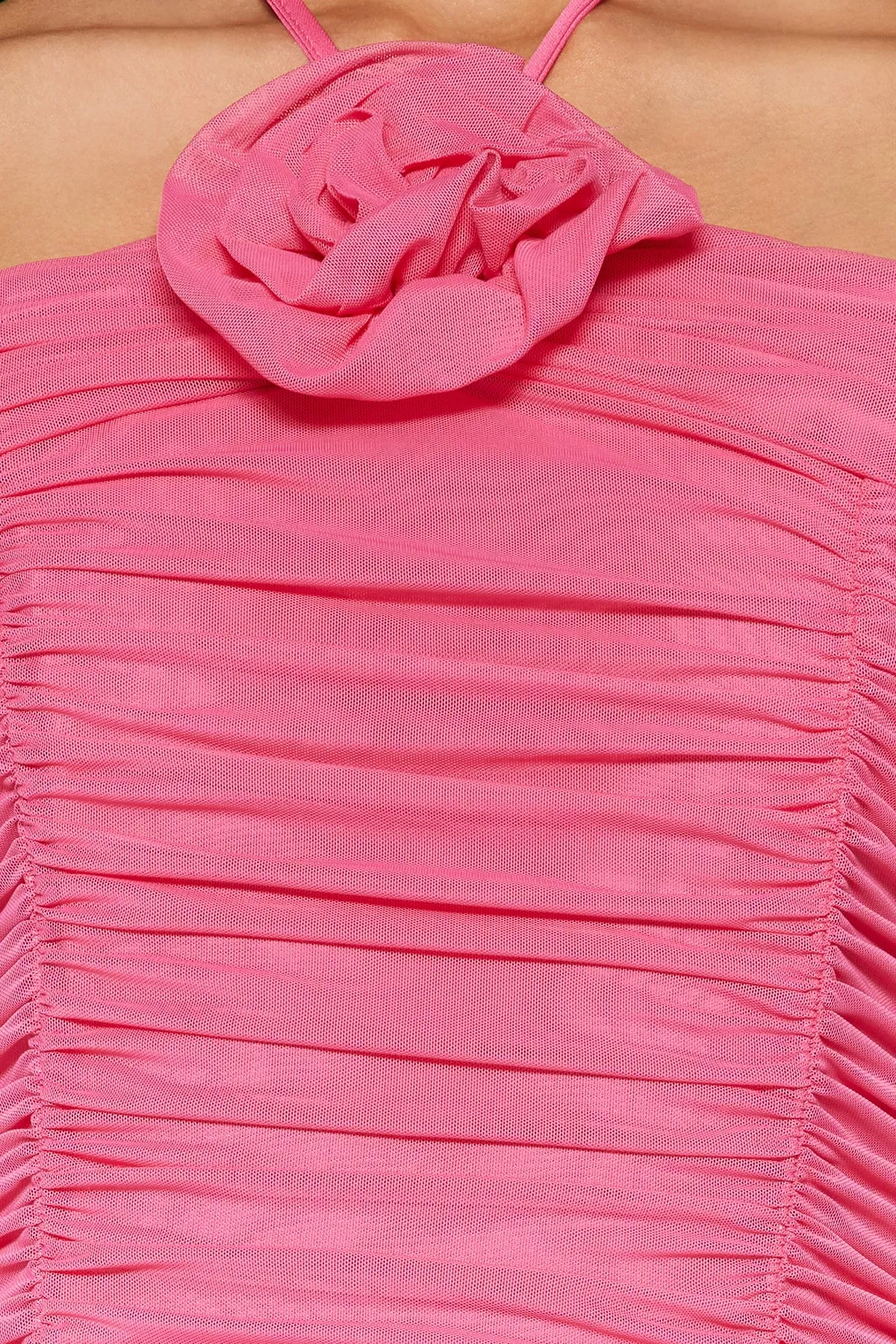 Trendyol Collection  Rosa, figurbetontes, gefüttertes, elegantes Abendkleid aus Tüll TPRSS23EL00309