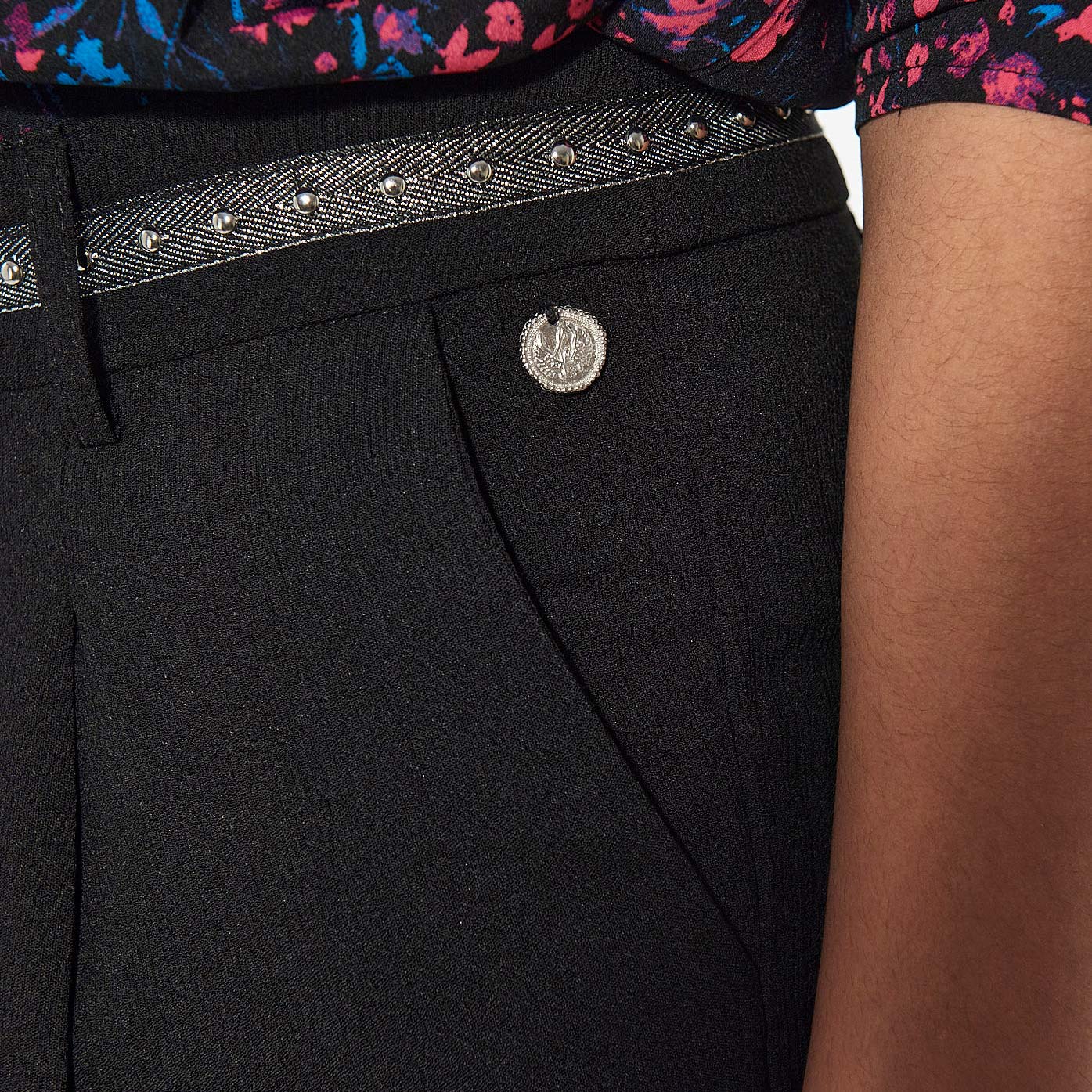 PEACE  Pantalon noir Femme