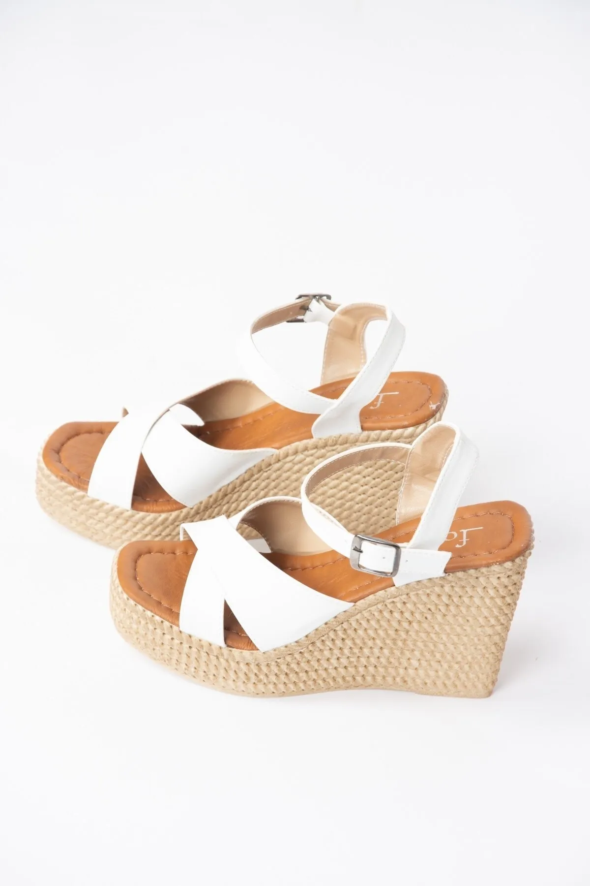 Fox Shoes  Weiße Damenschuhe mit Keilabsatz K250053309