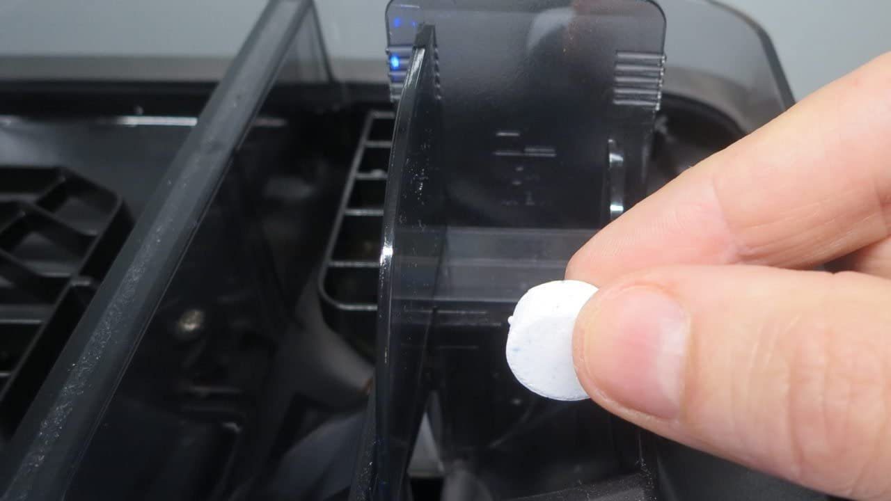 Domol Entkalker Tabs, 50 Stück, kompatibel für Jura, Siemens, Krups, Entkalker (Krups, Philips, Miele, Melitta, WMF, Delonghi, Bosch uvm. Entkalkertablette, Entkalkungstabletten, Entkalker Kaffeemaschine)