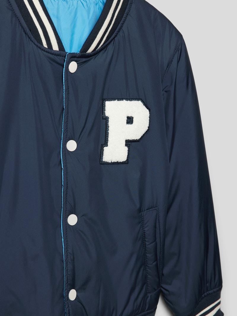 Jacke mit seitlichen Eingrifftaschen in marineblau
