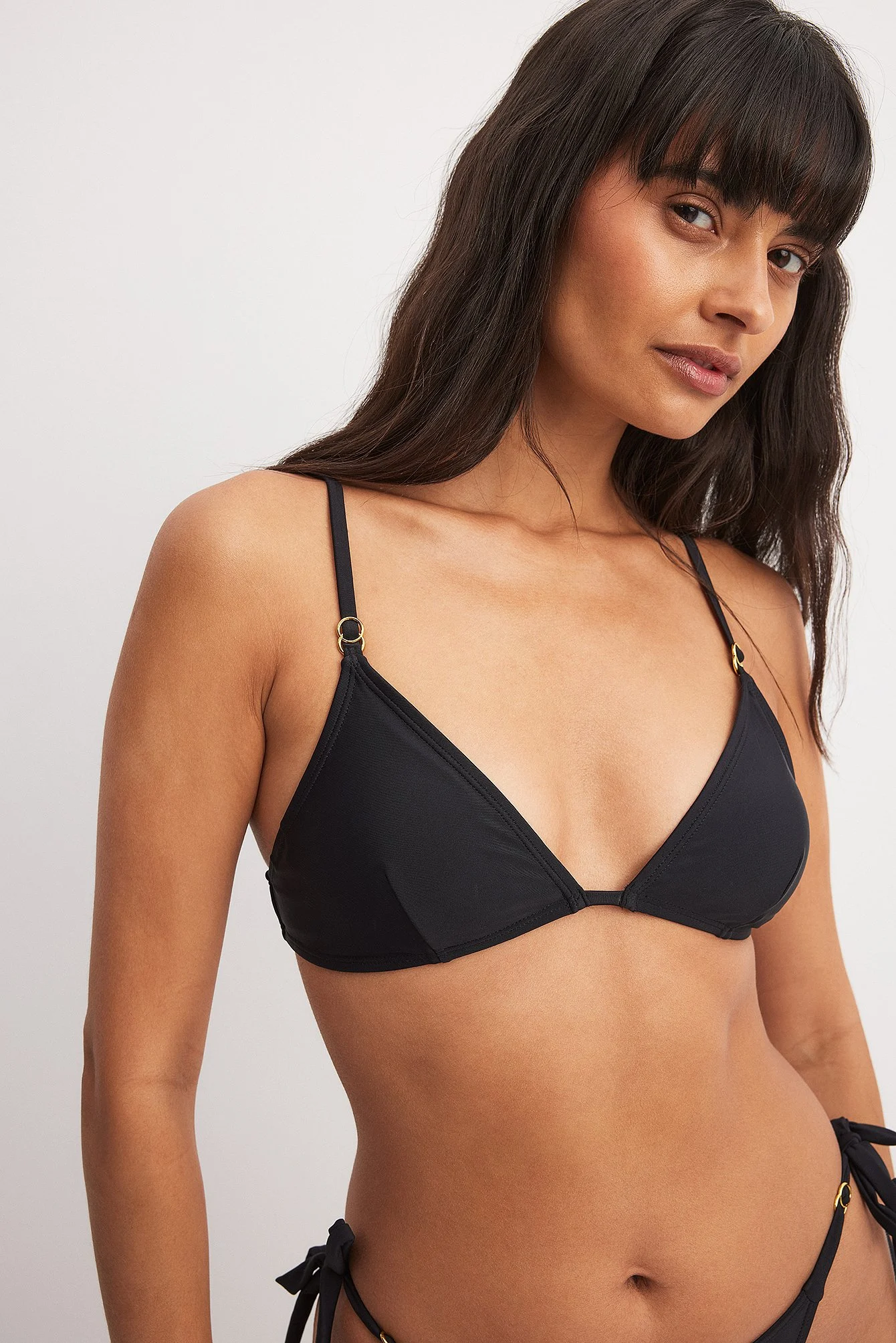 Triangel-Bikini-Oberteil mit Hardware-Detail