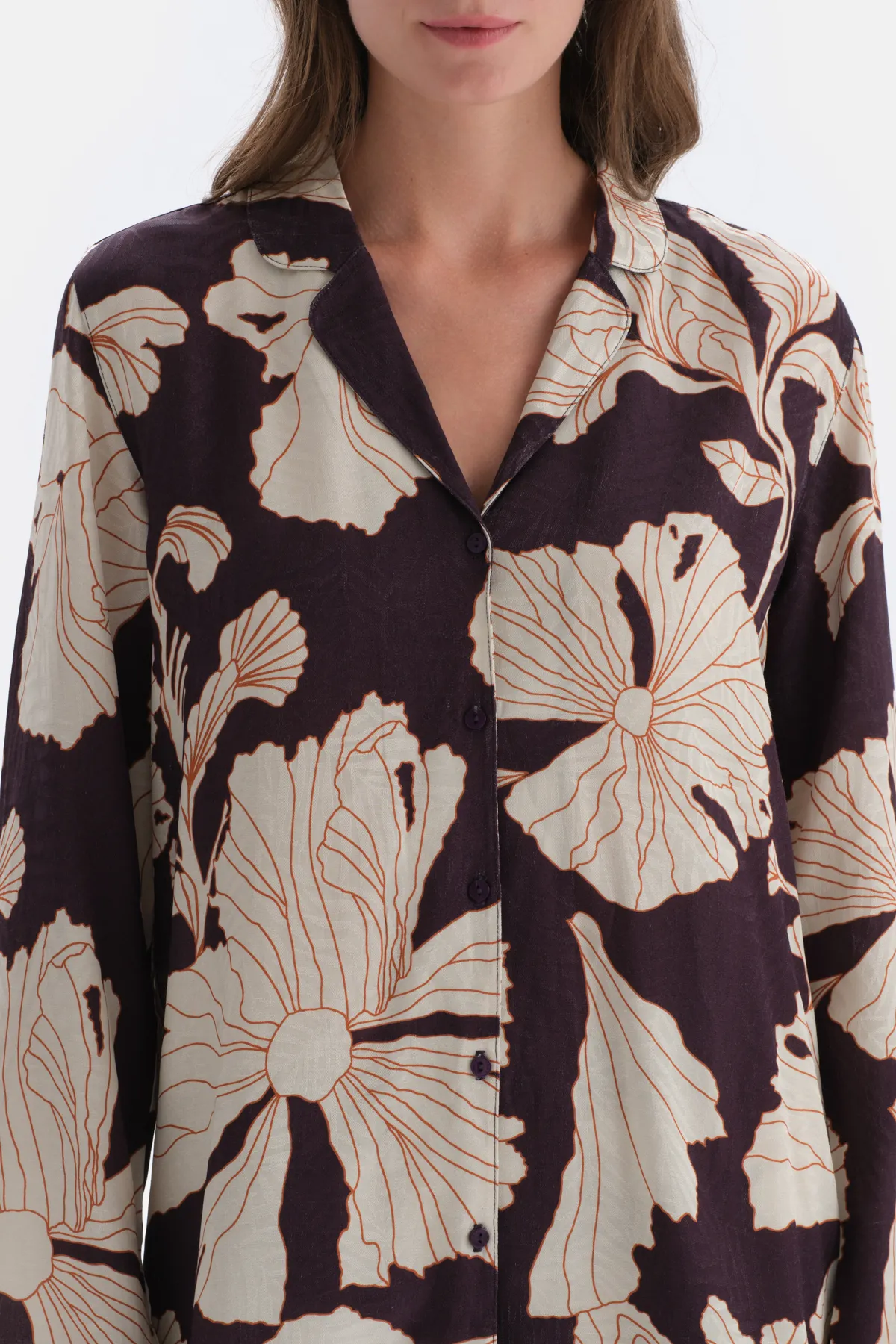 Dagi  Lilafarbenes Satin-Hemd-Pyjama-Oberteil mit Blumenmuster und detailliertem Detail