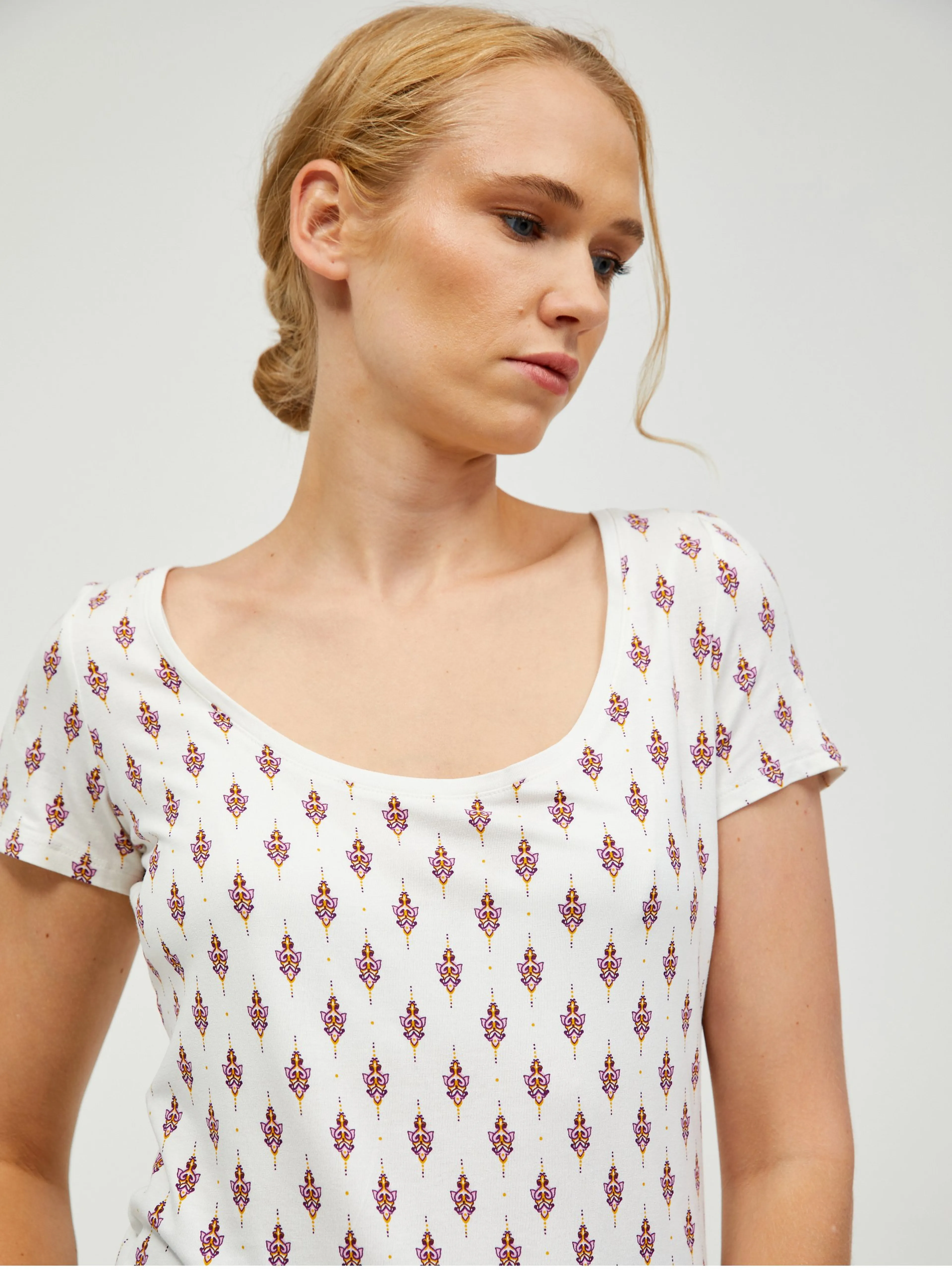 Rosa-cremefarbenes gemustertes T-Shirt ORSAY