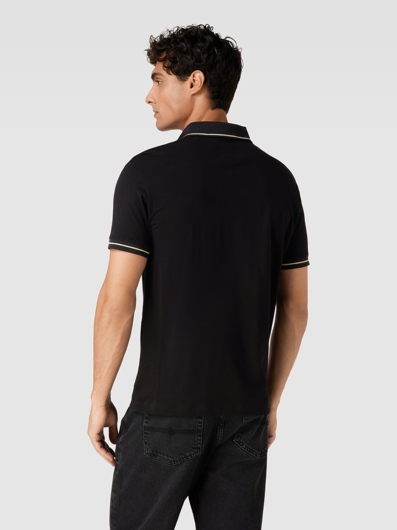 Poloshirt mit Label-Patch in schwarz