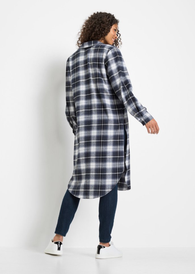 Longbluse mit seitlichen Schlitzen