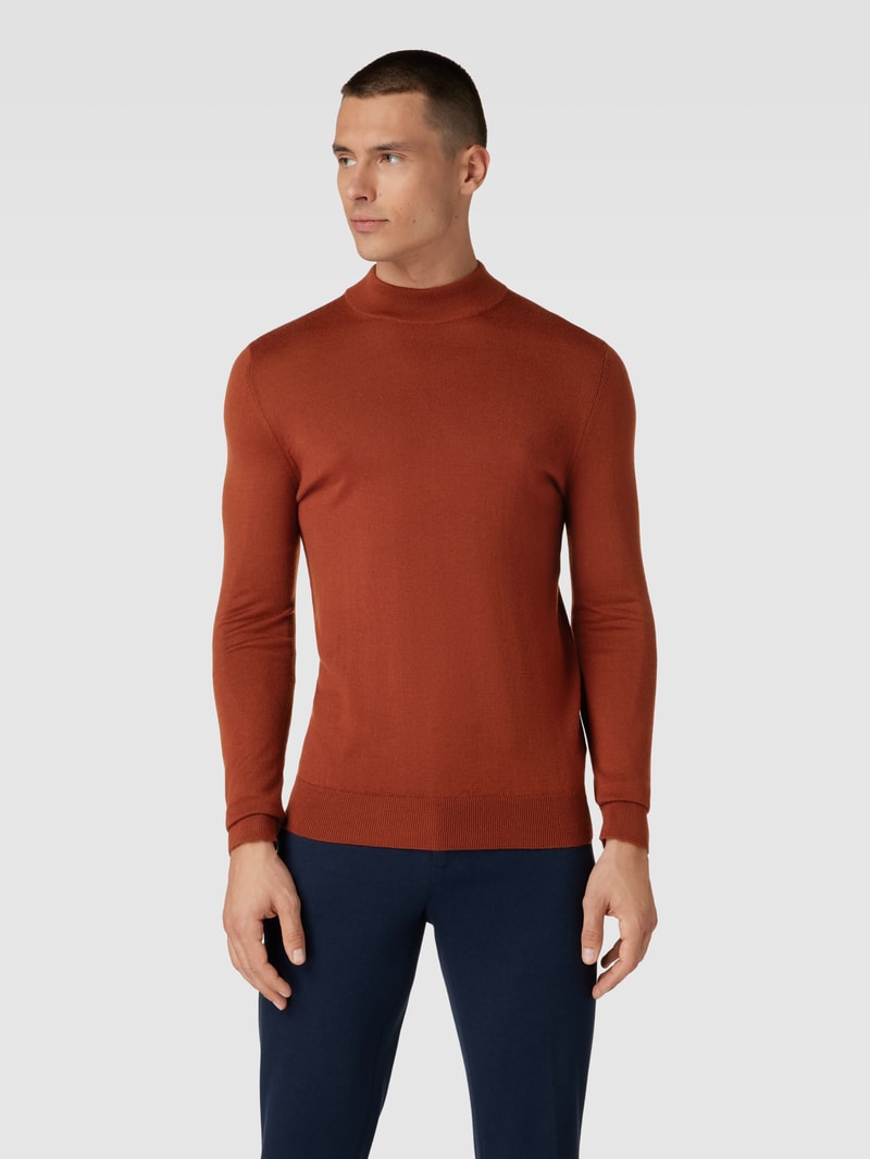 Strickpullover mit Rollkragen in terrakotta