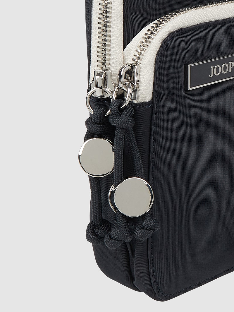 Handytasche mit Metall-Logo Modell 'Maria' in marineblau