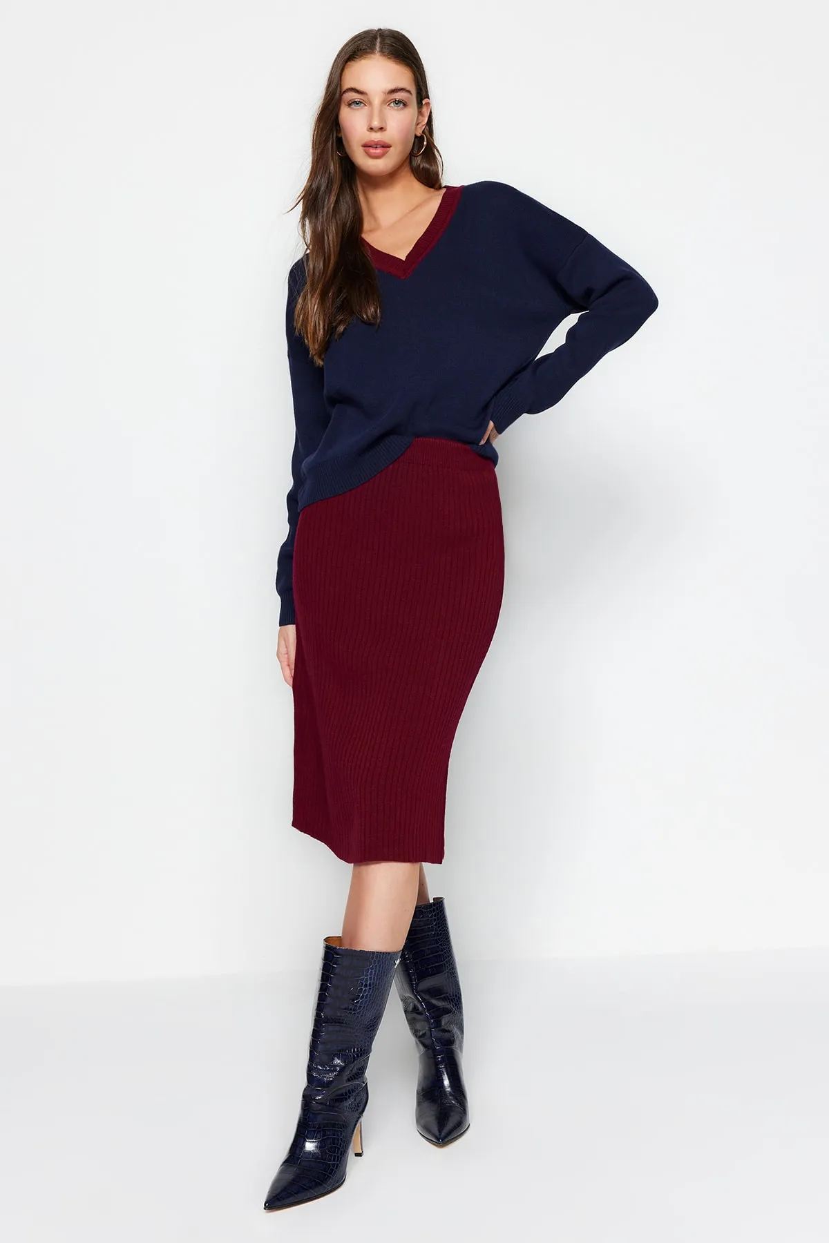 Trendyol Collection  Marineblaues Strickoberteil und -unterteil im weiten Schnitt TWOAW24AU00011