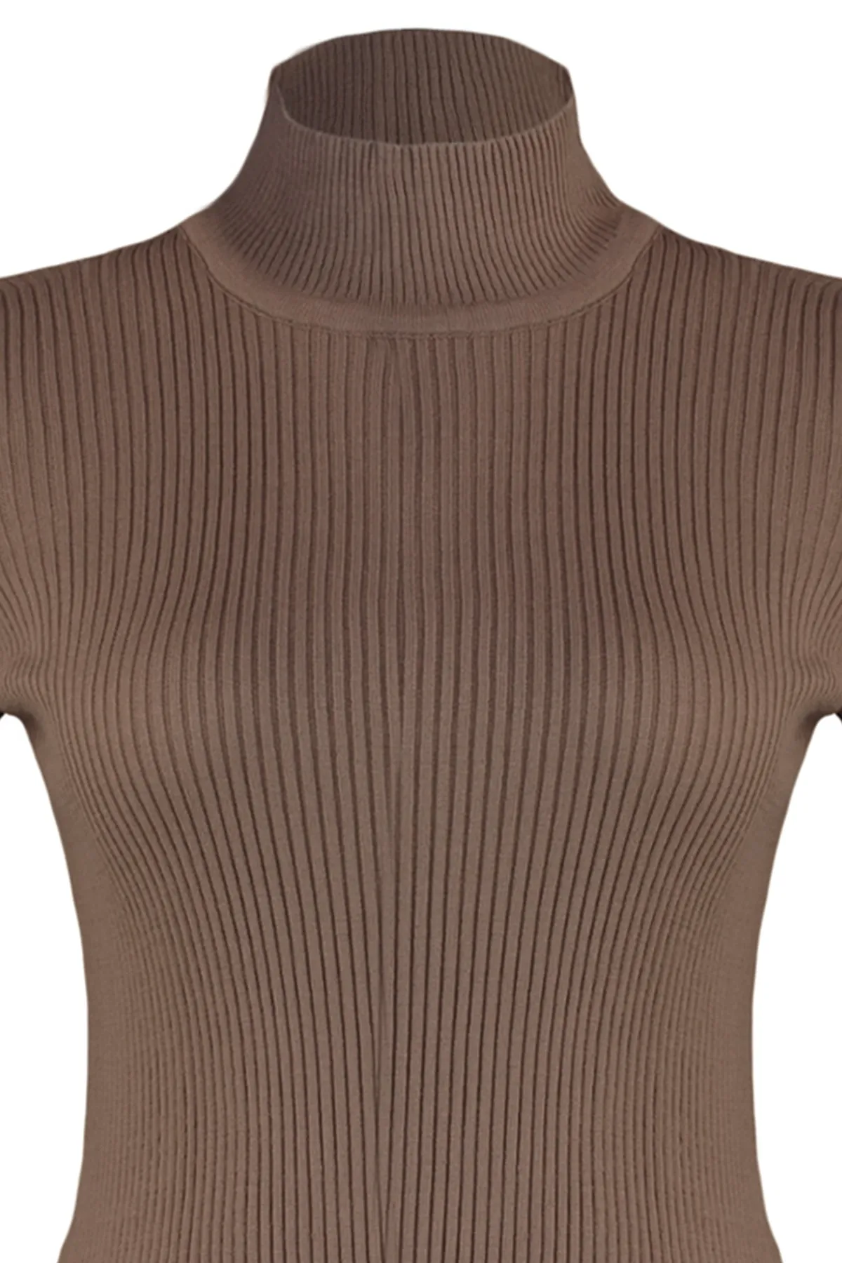 Trendyol Curve  Dünner Strickpullover mit halbem Rollkragen in Nerzbraun TBBAW23AN00022