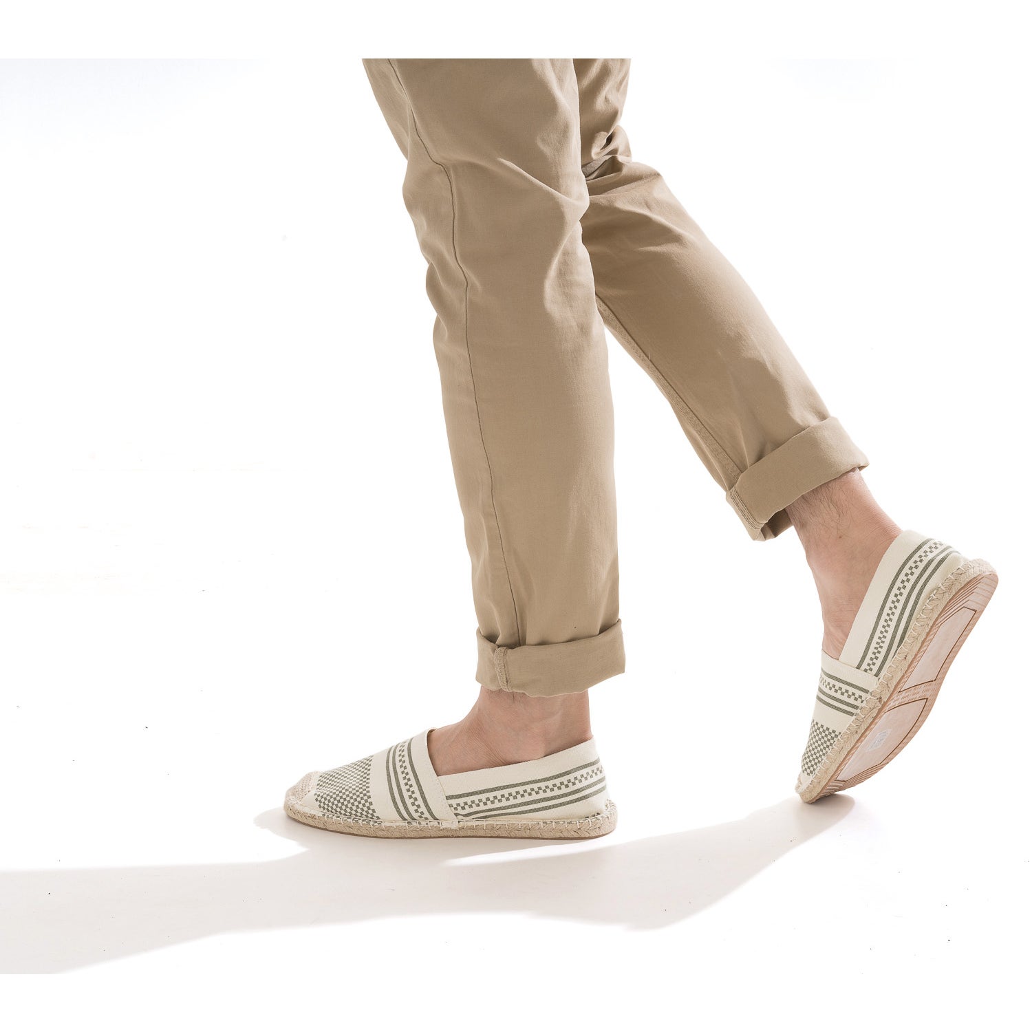 Espadrille écrue en toile à motif graphique kaki