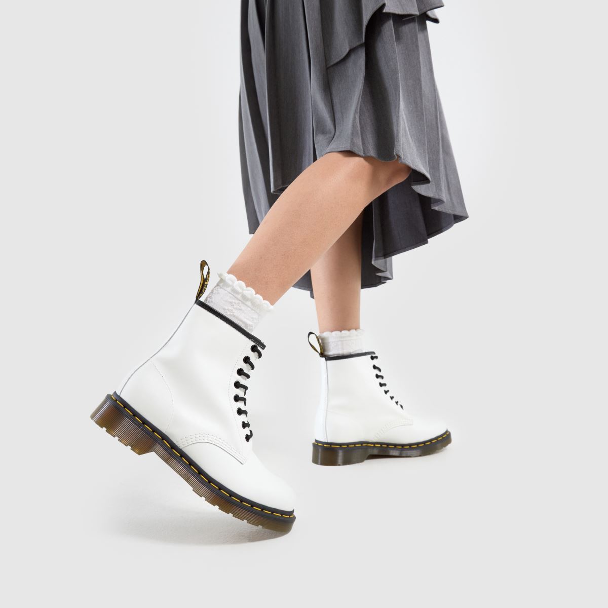 Dr Martens 1460 stövlar i vitt