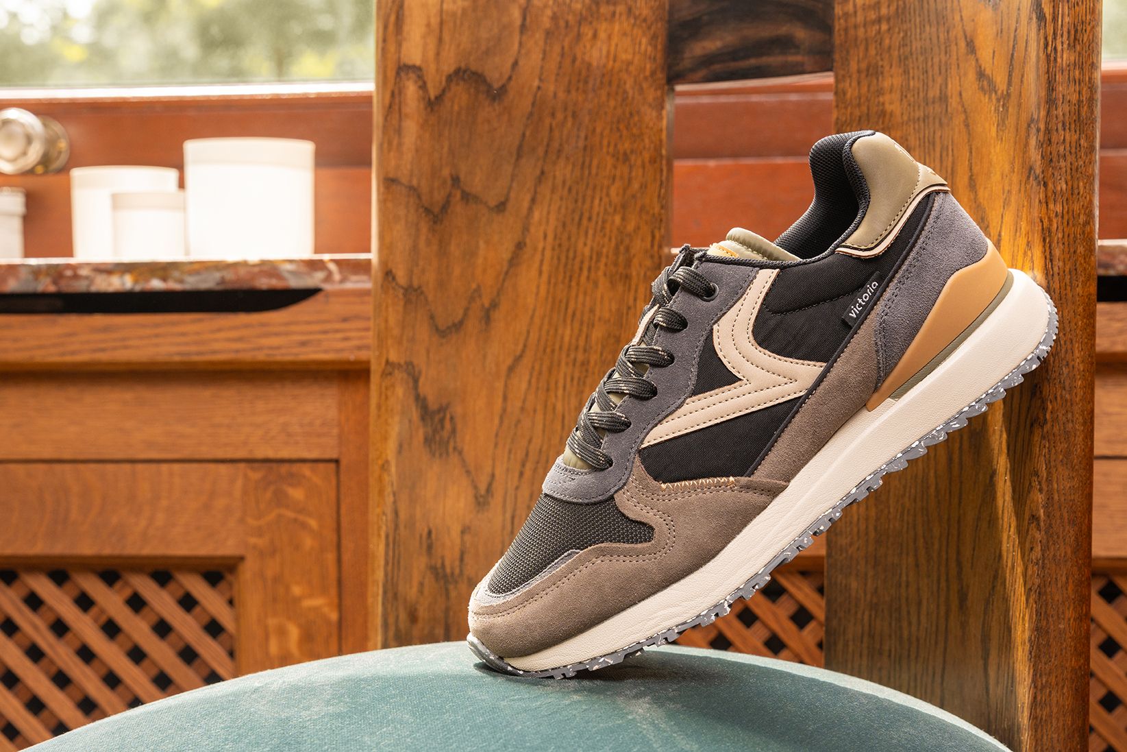 Victoria  8802107 - Taupe Noir