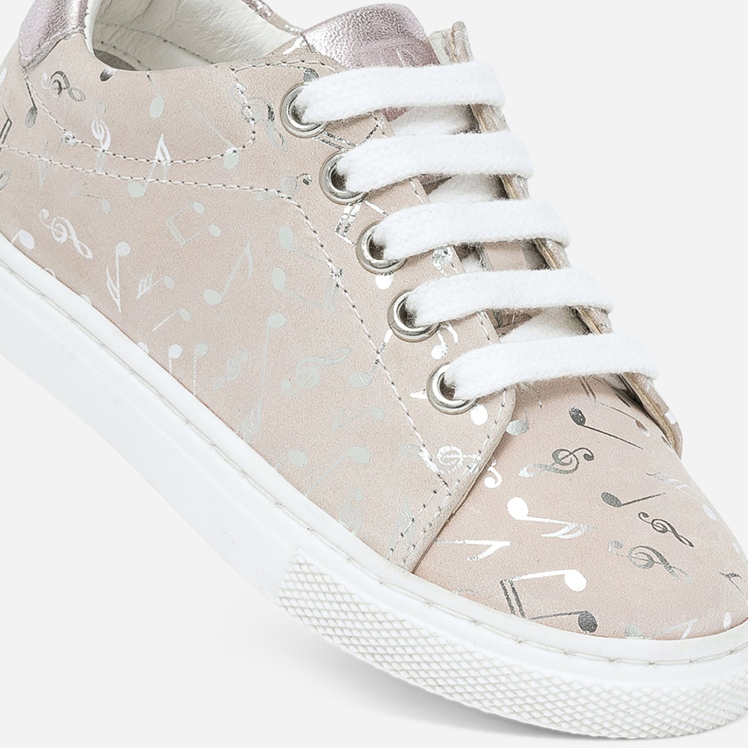 Tennis BUGGY beige en cuir avec notes de musique argentées
