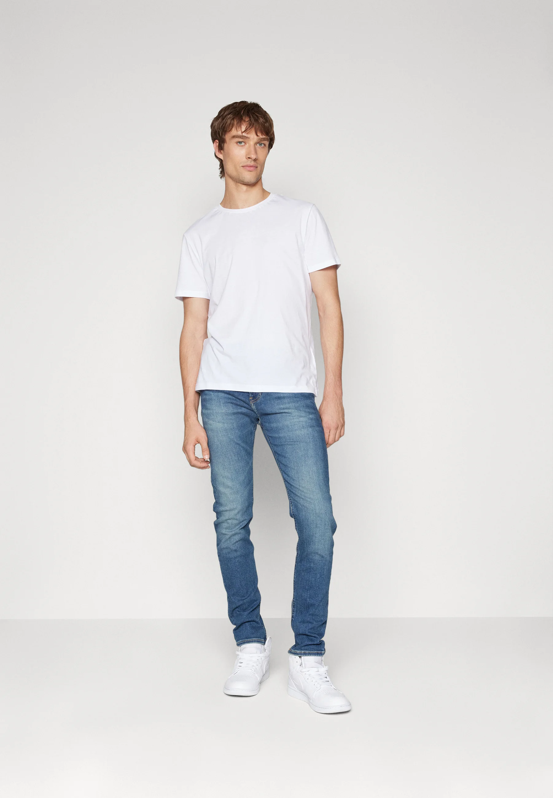 Vaqueros ajustados de Calvin Klein Jeans