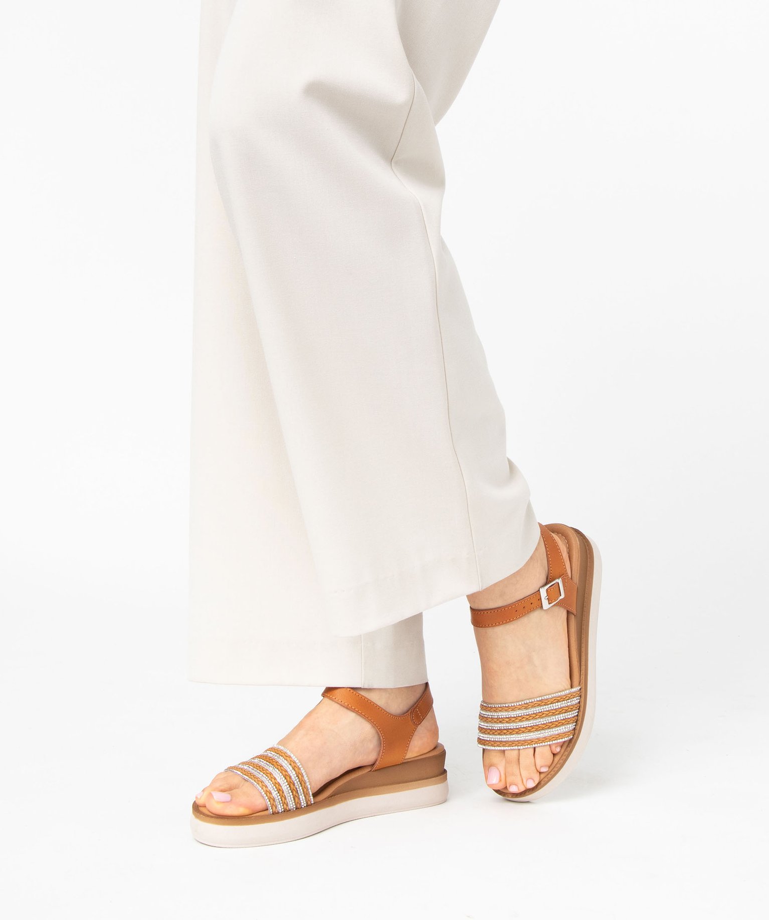 Sandales femme unies à talon compensé et bride à strass camel | GEMO