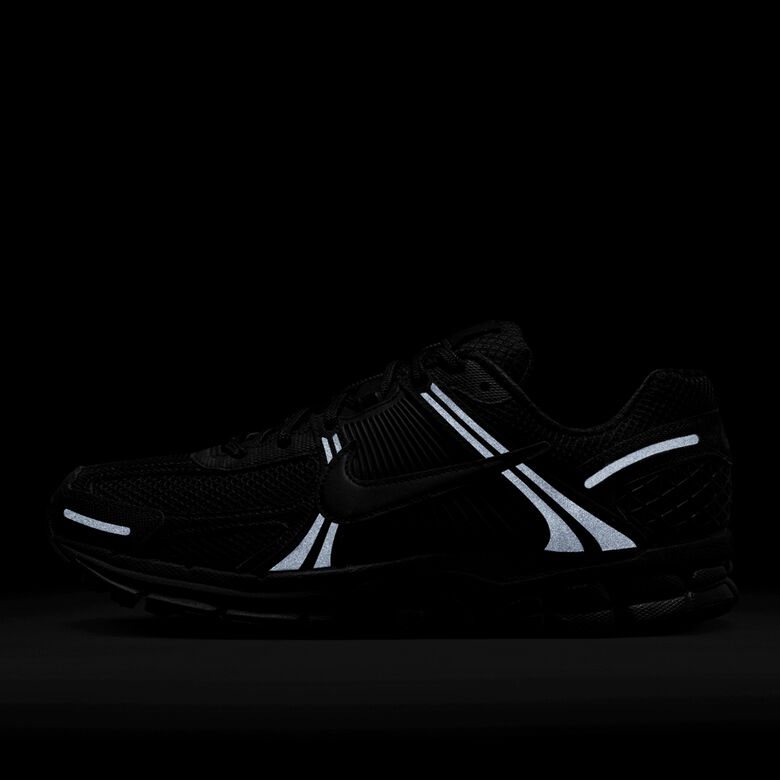 NIKE Zoom Vomero 5 SP 