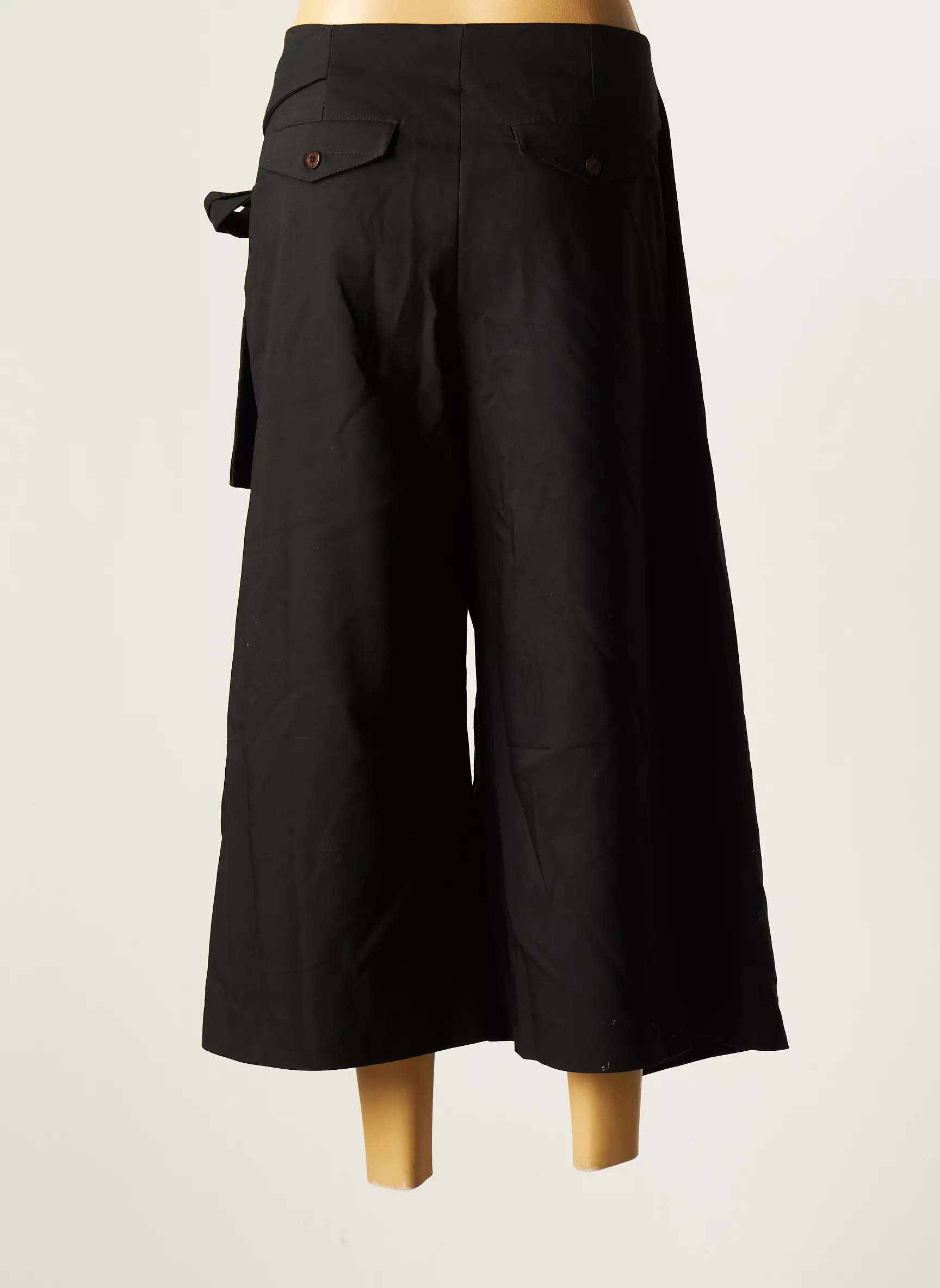 Deux By Eline De Munck Pantacourts Femme couleur noir