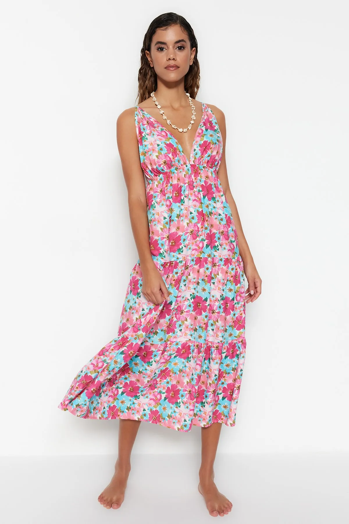 Trendyol Collection  Maxi-Strandkleid aus Webstoff mit Blumenmuster TBESS23EL00146