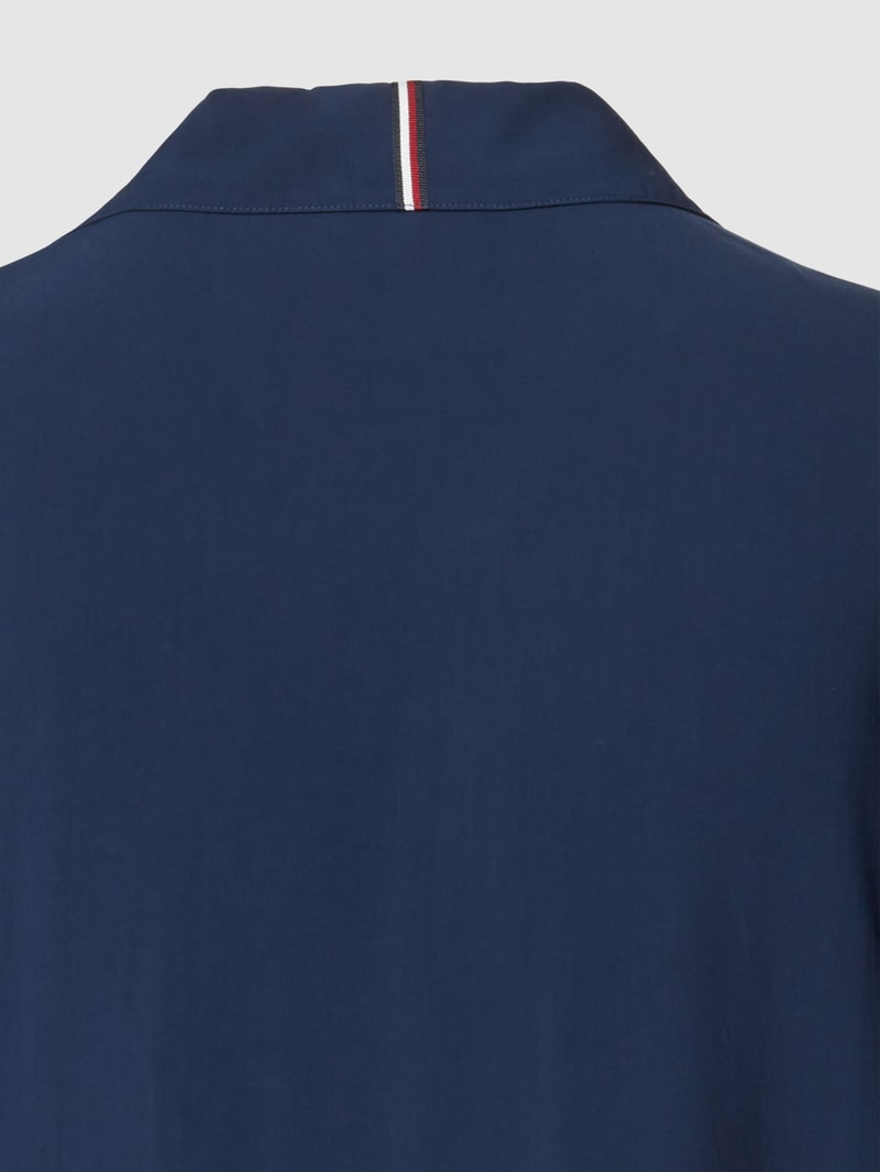 Pyjama-Oberteil aus Viskose mit Label-Detail Modell 'WOVEN' in marineblau