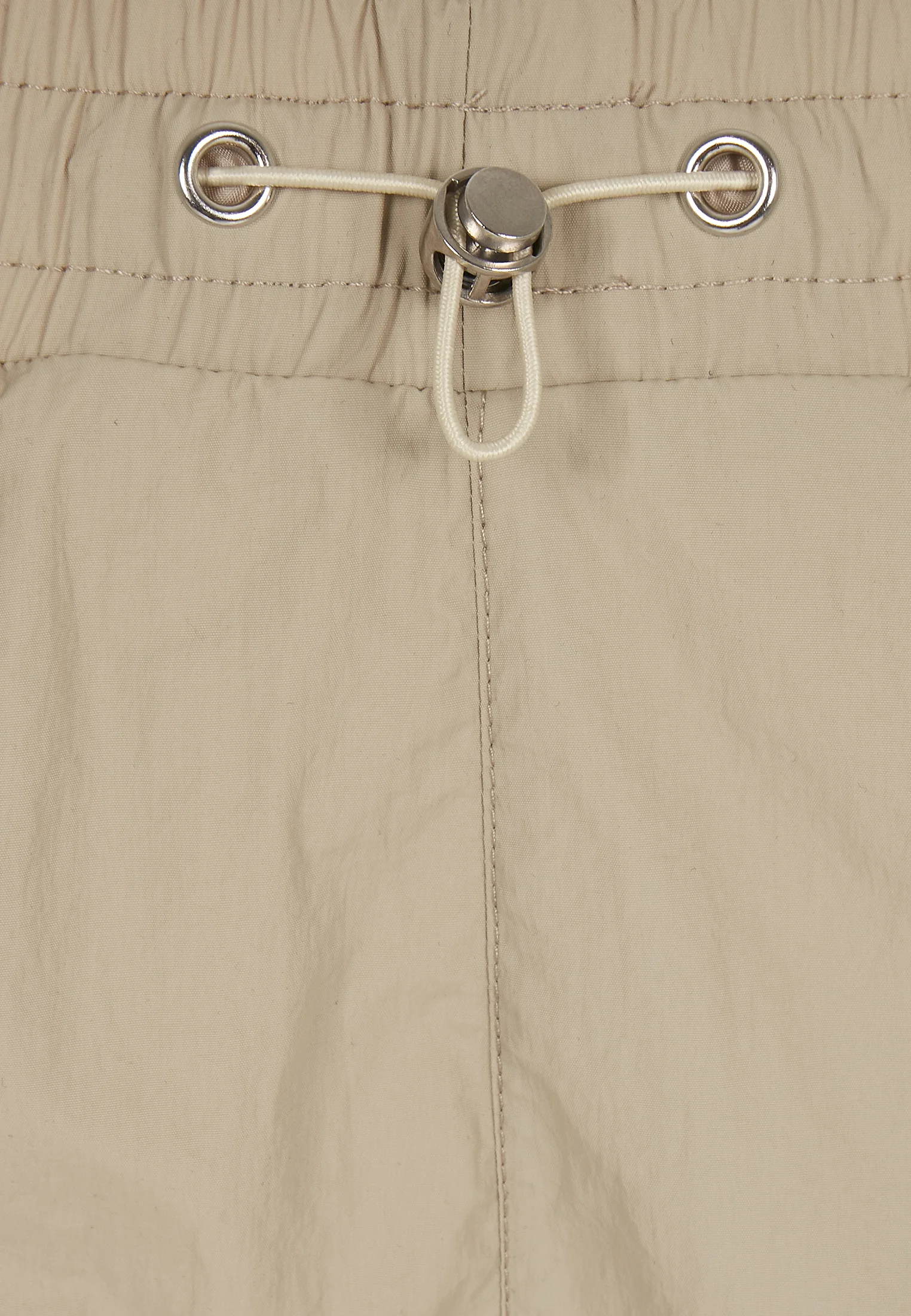 Pantalones cortos de nailon arrugado para mujer Urban Classics - Pantalones cortos