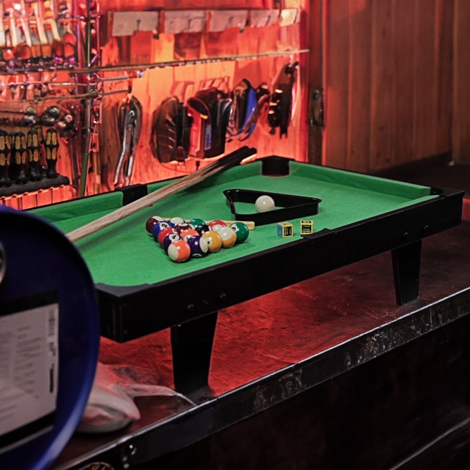 GAMES PLANET Billardtisch Mini Pool Billardtisch Micro inkl. Zubehör, (2 Queues, Kugeln, Dreieck, Kreide, Bürste), 3 Dekore, Maße:92x52x19cm