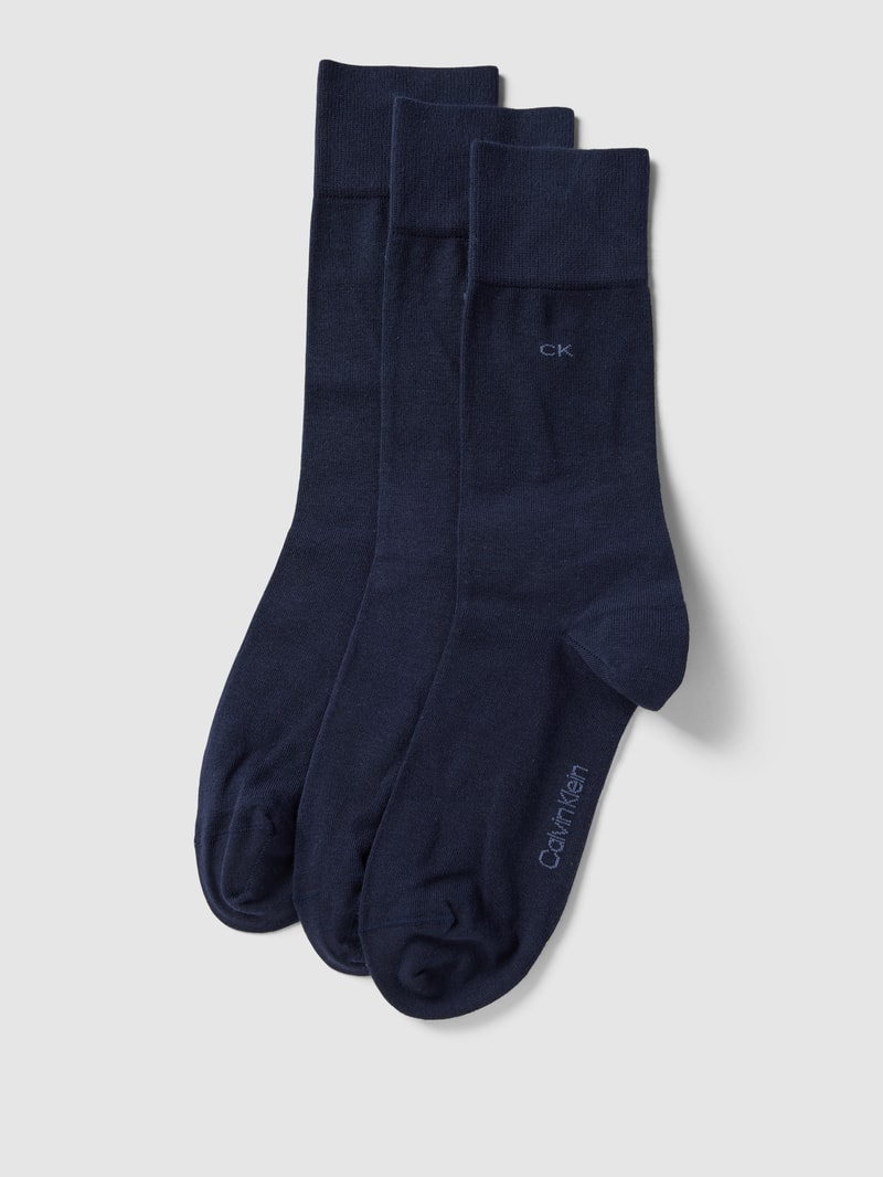 Socken in unifarbenem Design mit Label-Detail in marineblau