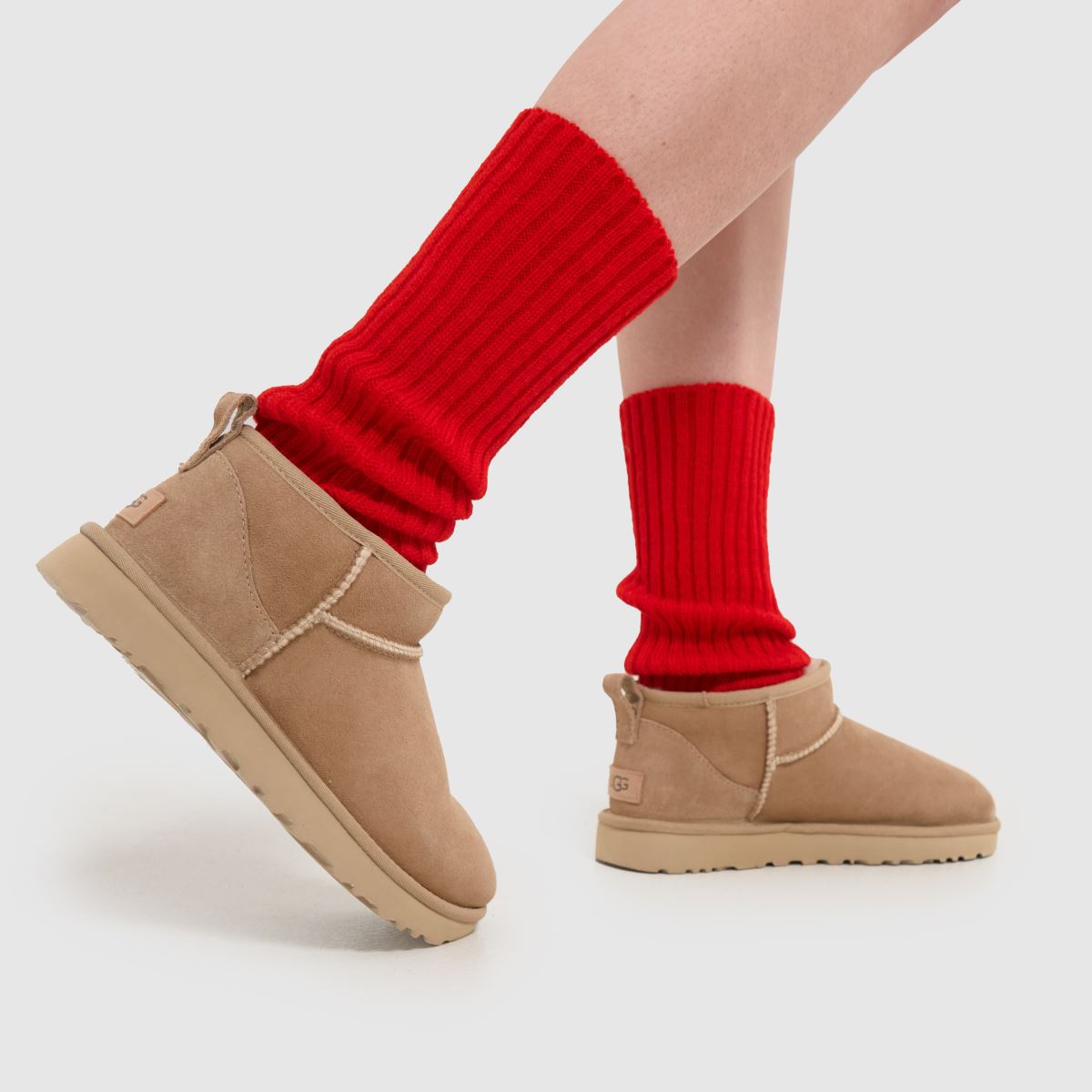 Klasické ultra mini boty UGG v pískové barvě