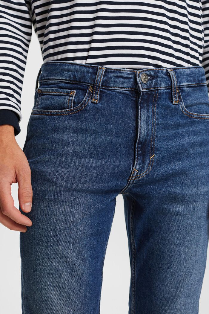 Recycelt: Jeans mit gerader Passform