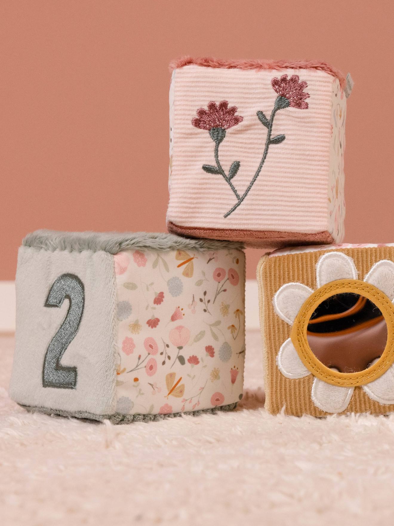 Lot de 4 cubes doux