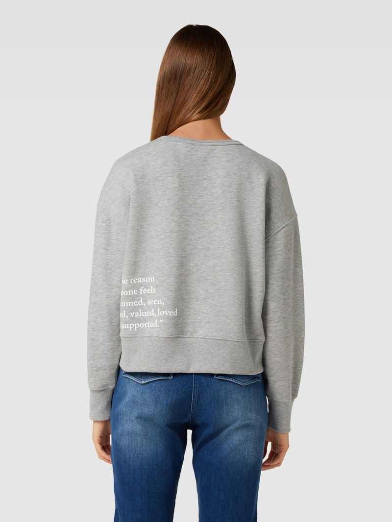 Sweatshirt mit Motiv-Stitching Modell 'Valentinstag' in hellgrau