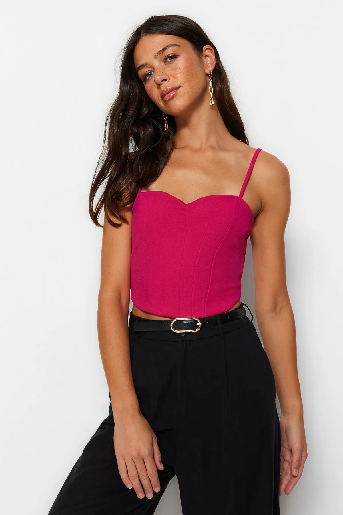 Trendyol Collection  Fuchsiafarbenes, tailliertes Bustier aus Krepp-Strick mit kurzen Trägern TWOSS23BS00036