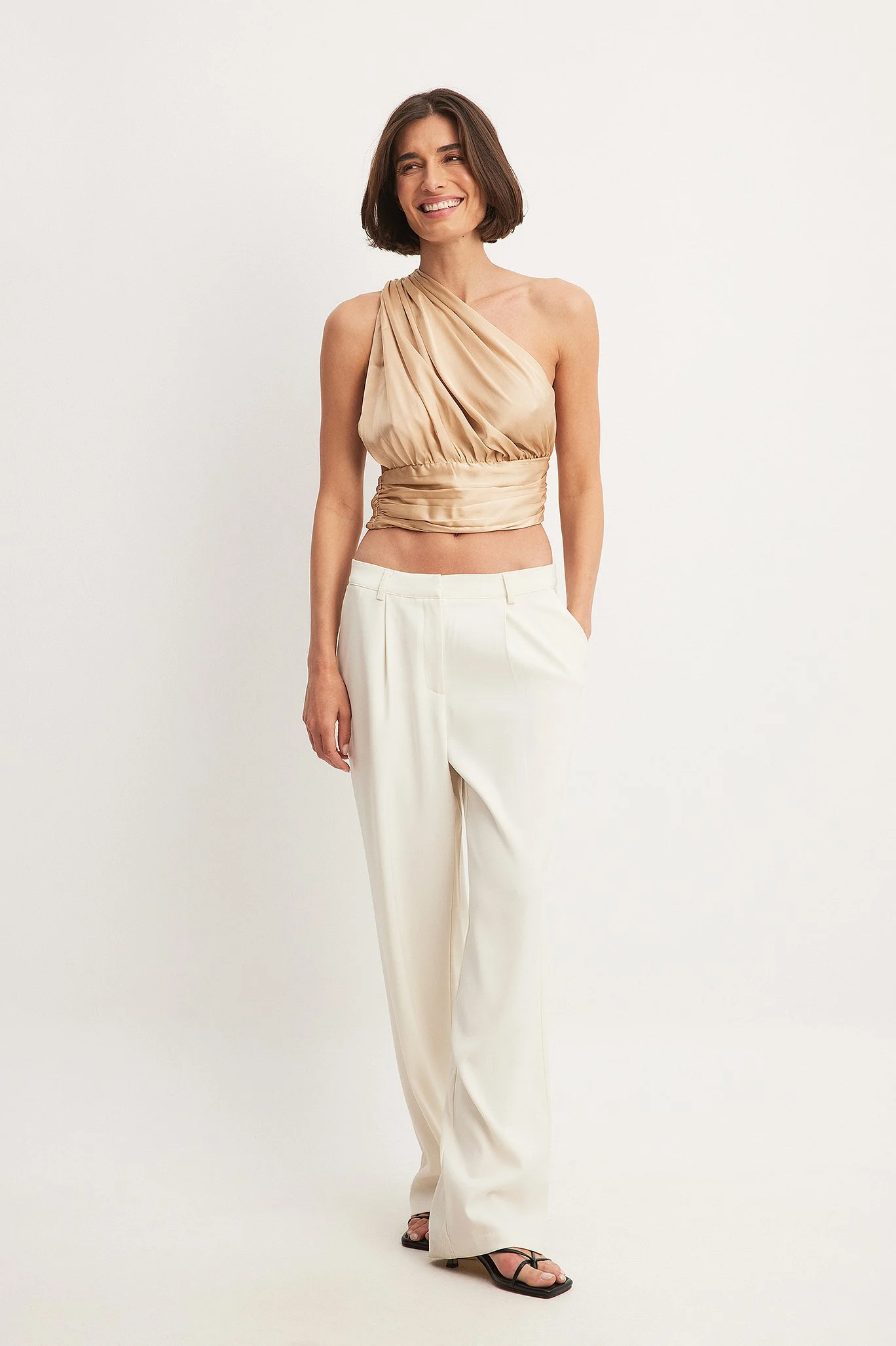 Recyceltes Satin-Oberteil mit geraffter Taille