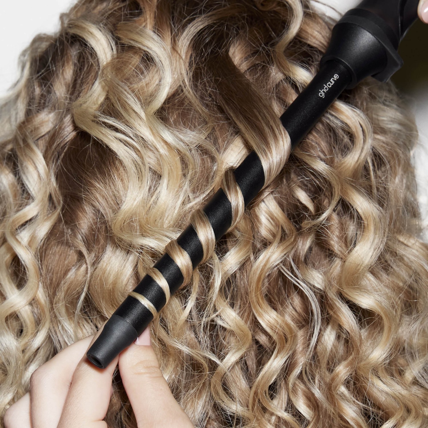 tenká tyčinka ghd ghd curve®