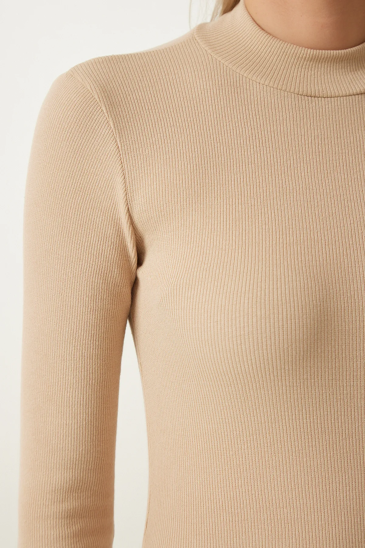 Happiness İstanbul  Cremefarbene, dunkelbraune, zweiteilige gerippte Rollkragenpullover-Strickbluse für Damen GT00053